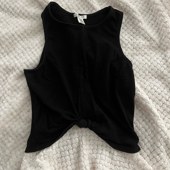 Black Crop Top w/ knot - Picture 1 of 4